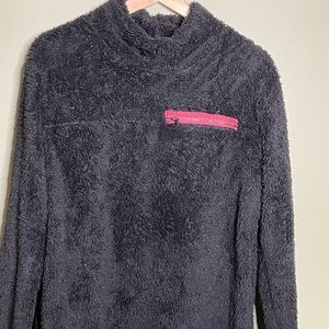 Lightweight fleece pullover